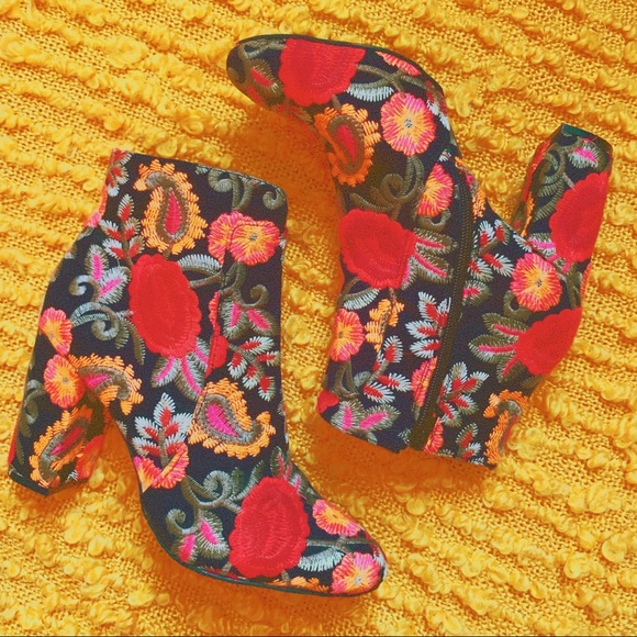 vail embroidered ankle boot